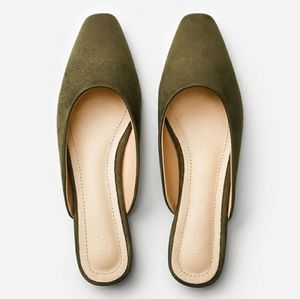 TIJN Mules in Olive